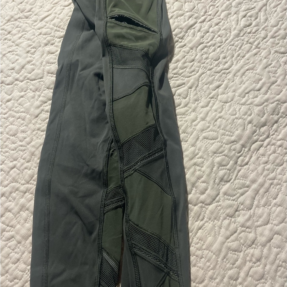 Lululemon Speed Up Skinny Leggings in‎ olive green with mesh details size 4 - Picture 4 of 9